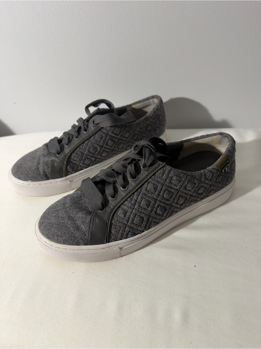 TORY BURCH MARION QUILTED FELT SNEAKERS DOVESTONE GRAY SIZE 6.5
